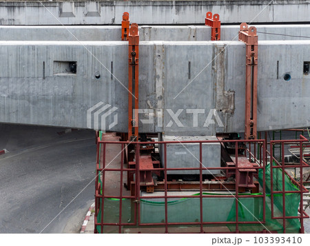 The connection joints of the reinforcement concrete beam. The connection joints of the reinforcement concrete beam. 103393410