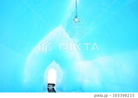 冬の北海道イベント 支笏湖 氷濤まつり 氷のオブジェ 103398215