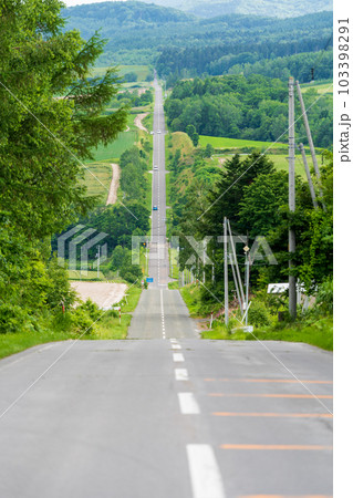 「北海道」ジェットコースターの道・かみふらの八景 「北海道」ジェットコースターの道・かみふらの八景 103398291