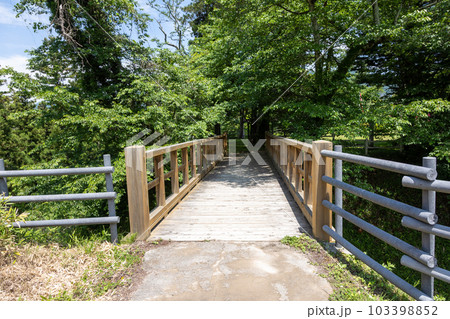 整備された名胡桃城址の公園　群馬県みなかみ町 103398852