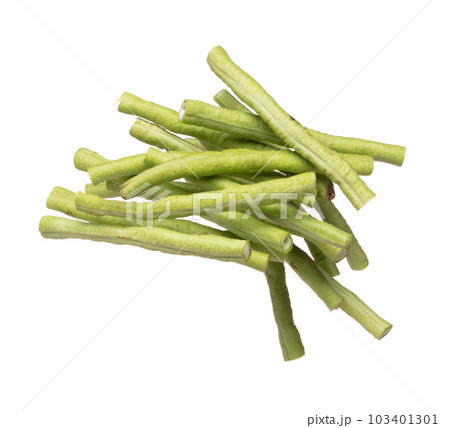 Chopped Long yard bean fly explosion, Cut green long beans for food cooking float in air. Raw slice long yard bean throw in mid air as food material. White background isolated high speed freeze motion Chopped Long yard bean fly explosion, Cut green long beans for food cooking float in air. Raw slice long yard bean throw in mid air as food material. White background isolated high speed freeze motion 103401301