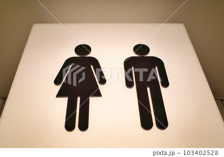 公衆トイレの表示 103402528
