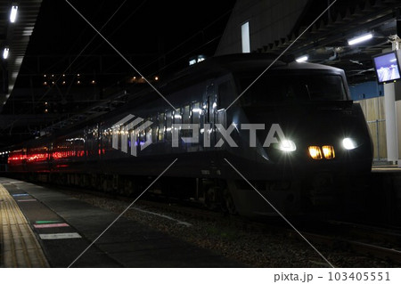 【JR九州】夜の787系(日豊本線:延岡駅) 【JR九州】夜の787系(日豊本線:延岡駅) 103405551