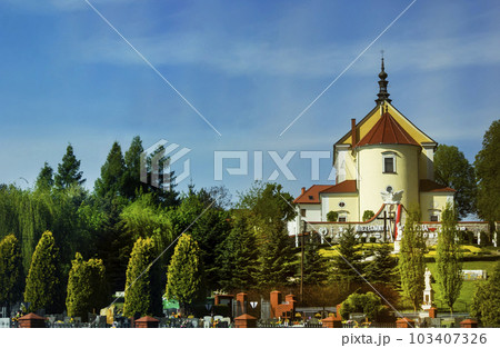 Church of St. Bartholomew in the village of Moravitsa, Krakow County, Lesser Poland Voivodeship,  103407326