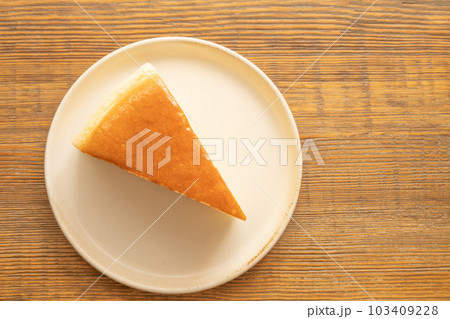 シンプルなチーズケーキ シンプルなチーズケーキ 103409228