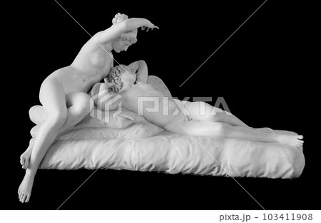 Ancient statue. Cupid and Psyche sculpture of Domenico Cardelli. Masterpiece isolated with clipping path 103411908