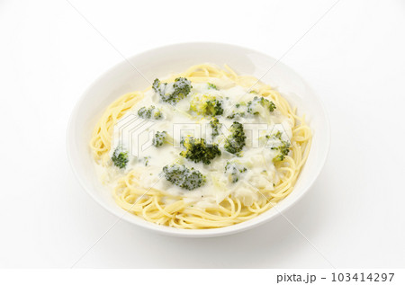 ブロッコリーのクリームパスタ 103414297