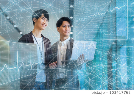 オフィスでパソコンを操作して仕事をするエンジニア 撮影協力「LINK FOREST」 オフィスでパソコンを操作して仕事をするエンジニア 撮影協力「LINK FOREST」 103417765