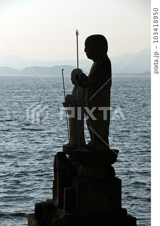 宍道湖の夕景 103418950