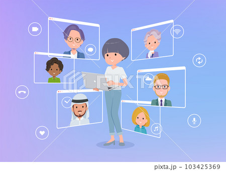 ノートパソコンを使ってオンラインコミュニケーションをとっているTシャツマッシュヘア女性のセット ノートパソコンを使ってオンラインコミュニケーションをとっているTシャツマッシュヘア女性のセット 103425369