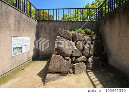 岡山城  築城当時の石垣（岡山県岡山市） 103425550