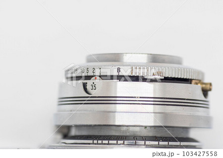 フィルムカメラのレンズのダイヤル 103427558