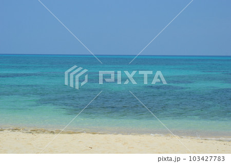 青空と水平線と砂浜4 青空と水平線と砂浜4 103427783