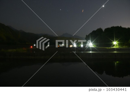 北杜市武川町、星影映す田んぼ、田植え待つ 103430441