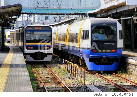 『醤油と漁港の町』銚子と東京を結ぶ… 特急しおさい・255系と地元の脚・209系 103430451