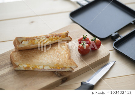 ハム玉子ホットサンド 103432412