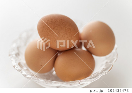 栄養満点赤玉子 103432478