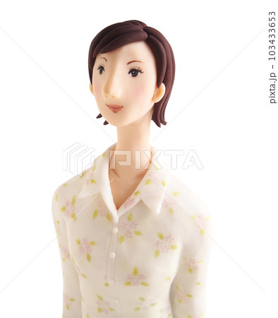 ナチュラルな雰囲気の美しい女性上半身斜め向き（年度立体イラスト） 103433653