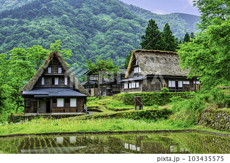 富山県　五箇山　相倉合掌造り集落　合掌造り民家　世界遺産 103435575