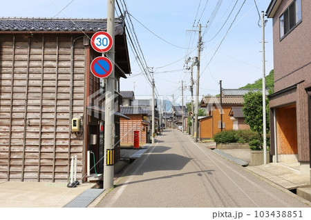 新潟　長岡 　丸ポストのある風景（寺泊・あくや米店前） 103438851