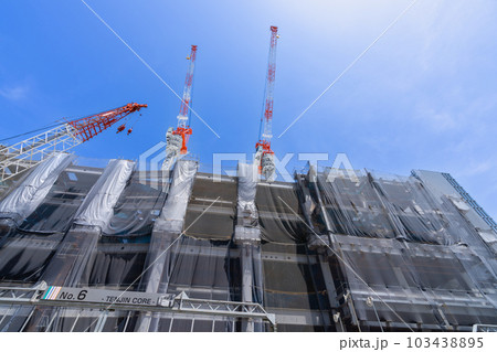 《福岡県》2023年5月の福岡市中央区（福岡市役所付近） 103438895