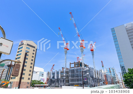 《福岡県》2023年5月の福岡市中央区（福岡市役所付近） 103438908