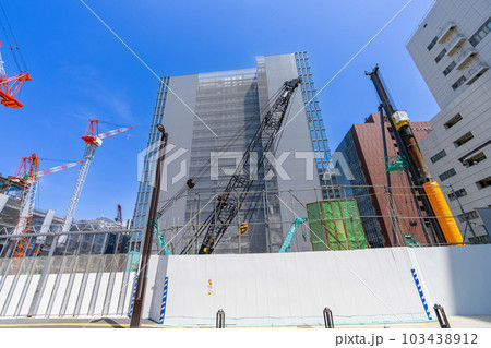 《福岡県》2023年5月の福岡市中央区（福岡市役所付近） 103438912