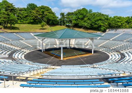 晴れの青空と改修された卯辰山にある相撲場|高校相撲の聖地|土俵イメージ|相撲イメージ|石川県金沢市 晴れの青空と改修された卯辰山にある相撲場|高校相撲の聖地|土俵イメージ|相撲イメージ|石川県金沢市 103441088