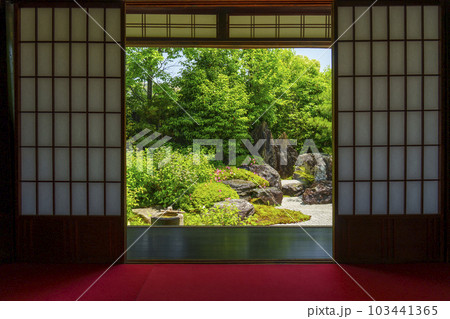 建仁寺塔頭 霊源院 也足軒から眺める庭園(京都府京都市東山区) 建仁寺塔頭 霊源院 也足軒から眺める庭園(京都府京都市東山区) 103441365