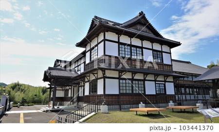 旧和歌山県議会議事堂・一乗閣（和歌山県岩出市） 103441370