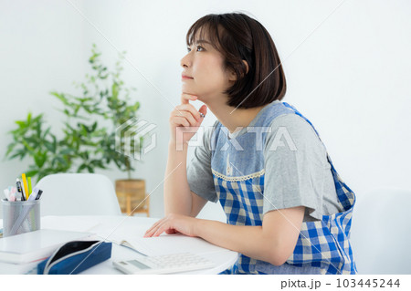 保育士　デスクワーク 103445244