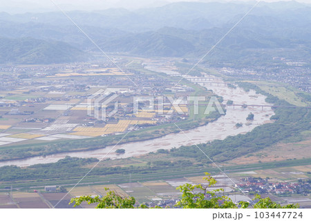 旅伏山から眺めた出雲平野の景色 旅伏山から眺めた出雲平野の景色 103447724