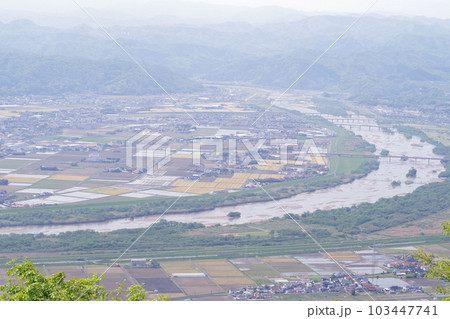 旅伏山から眺めた出雲平野の景色 旅伏山から眺めた出雲平野の景色 103447741