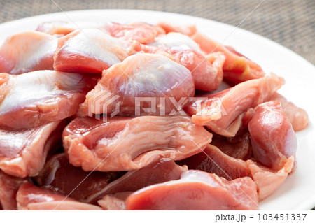 鶏砂肝(砂ずり)のアップ。 鶏砂肝(砂ずり)のアップ。 103451337