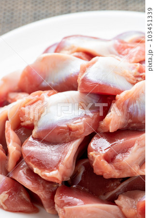 鶏砂肝(砂ずり)。(縦構図) 鶏砂肝(砂ずり)。(縦構図) 103451339