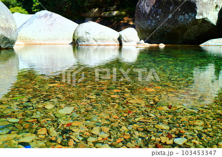 奇跡の川 銚子川の支流、又口川の渓谷美 奇跡の川 銚子川の支流、又口川の渓谷美 103453347