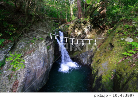 丹生川上神社の滝 103453997