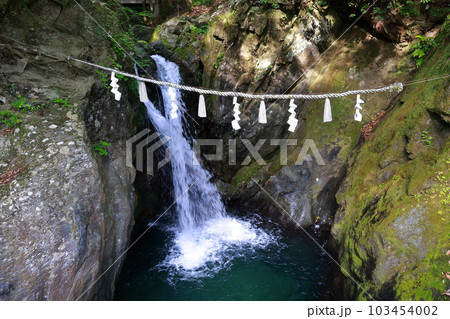 丹生川上神社の滝 丹生川上神社の滝 103454002