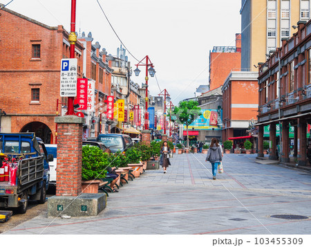 台北　迪化街　※一部ソフトフォーカス 103455309
