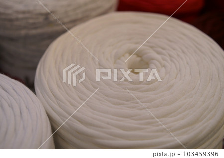 手芸用の紐　ロール 103459396