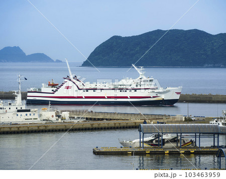 長崎県・福江島 福江港に入港するフェリー「椿」 / Fukue Island, Japan 103463959
