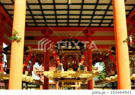 南宮大社の神輿 (岐阜県不破郡垂井町, 2022年5月) 南宮大社の神輿 (岐阜県不破郡垂井町, 2022年5月) 103464941
