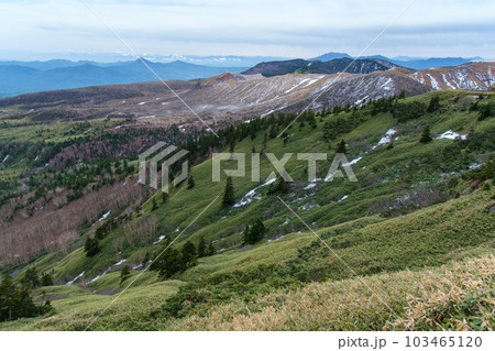 草津白根山の残雪 草津白根山の残雪 103465120