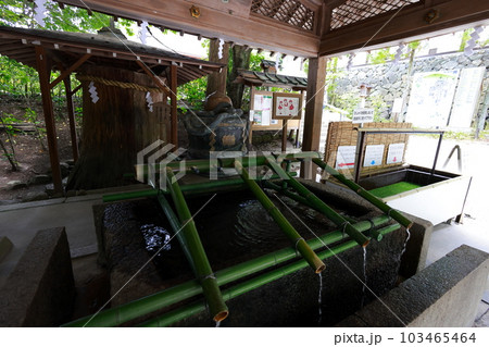 三輪神社の手洗い場 103465464