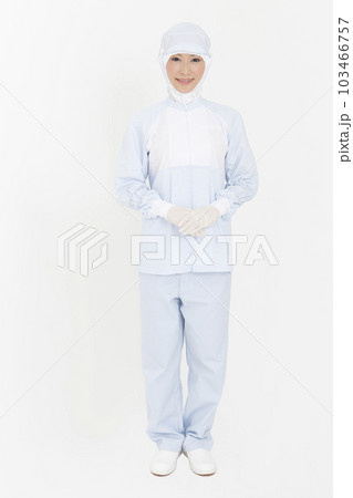防護服姿の女性のポートレート 防護服姿の女性のポートレート 103466757