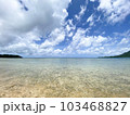 沖縄県石垣島の吉原海岸の波打ち際の風景 103468827