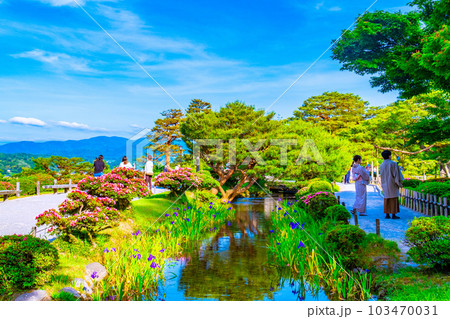 新緑の兼六園と曲水 103470031