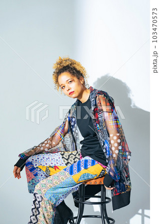 外国人女性のファッションポートレート 外国人女性のファッションポートレート 103470573