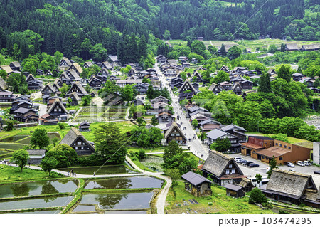 岐阜県　白川郷合掌造り集落　城跡展望台からの風景　世界遺産 103474295