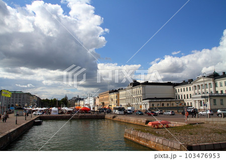 北欧フィンランドの首都ヘルシンキ　ヘルシンキ港（エテラ港）の風景 103476953